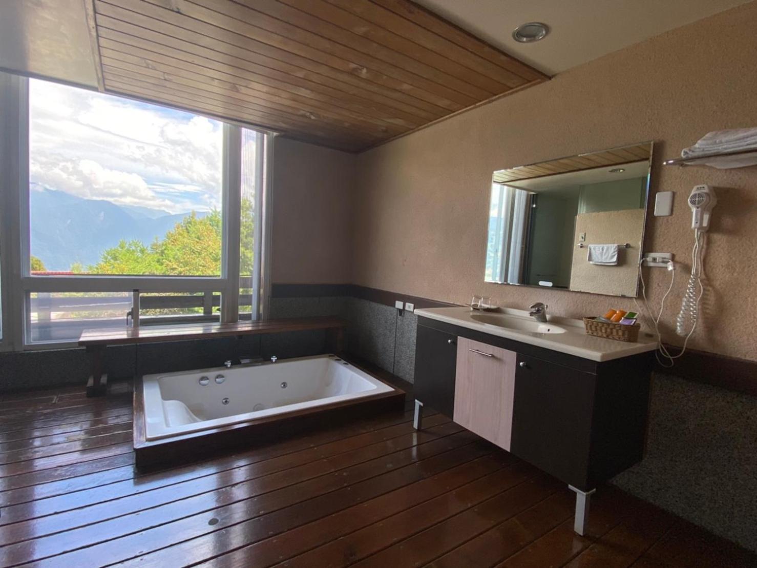 Ailiga Travel Villa Ren'ai Quarto foto